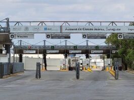 México envía una nota diplomática a EE.UU. por las inspecciones de camiones en Texas Conductores de camiones transitan hacia la aduana hoy, rumbo a Estados Unidos (3)