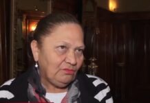 Cientos de guatemaltecos se manifestaron este lunes en diversas sedes nacionales del Ministerio Público (Fiscalía) para exigir la renuncia de la fiscal general, Consuelo Porras,