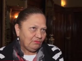 Cientos de guatemaltecos se manifestaron este lunes en diversas sedes nacionales del Ministerio Público (Fiscalía) para exigir la renuncia de la fiscal general, Consuelo Porras,