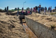 Sin avances entre República Dominicana y Haití una semana después del cierre fronterizo República Dominicana y Haití mantienen enquistadas sus posiciones sobre la construcción del polémico canal en el limítrofe río Masacre, cuando este viernes se cumple una semana de que Santo Domingo cerrase todas las fronteras con el vecino país, lo que está generando importantes daños económicos a ambas partes.