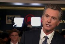 California sube a 20 dólares por hora el salario mínimo de trabajadores de comida rápida El gobernador de California, el demócrata Gavin Newsom, firmó este jueves una ley que establece en 20 dólares el salario mínimo para los trabajadores de restaurantes de comida rápida, lo que representa una victoria para los empleados que impulsaron el aumento.