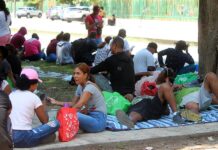 El Gobierno de EE.UU. da más de 12 millones en ayuda a localidades donde llegan migrantes migrantes