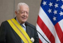 El expresidente Carter cumple 99 años en cuidados paliativos El expresidente Jimmy Carter cumple este domingo 99 años en un estado muy delicado de salud, en cuidados paliativos en su domicilio desde hace siete meses, y en compañía de su esposa, Rosalyn Carter, que sufre demencia.