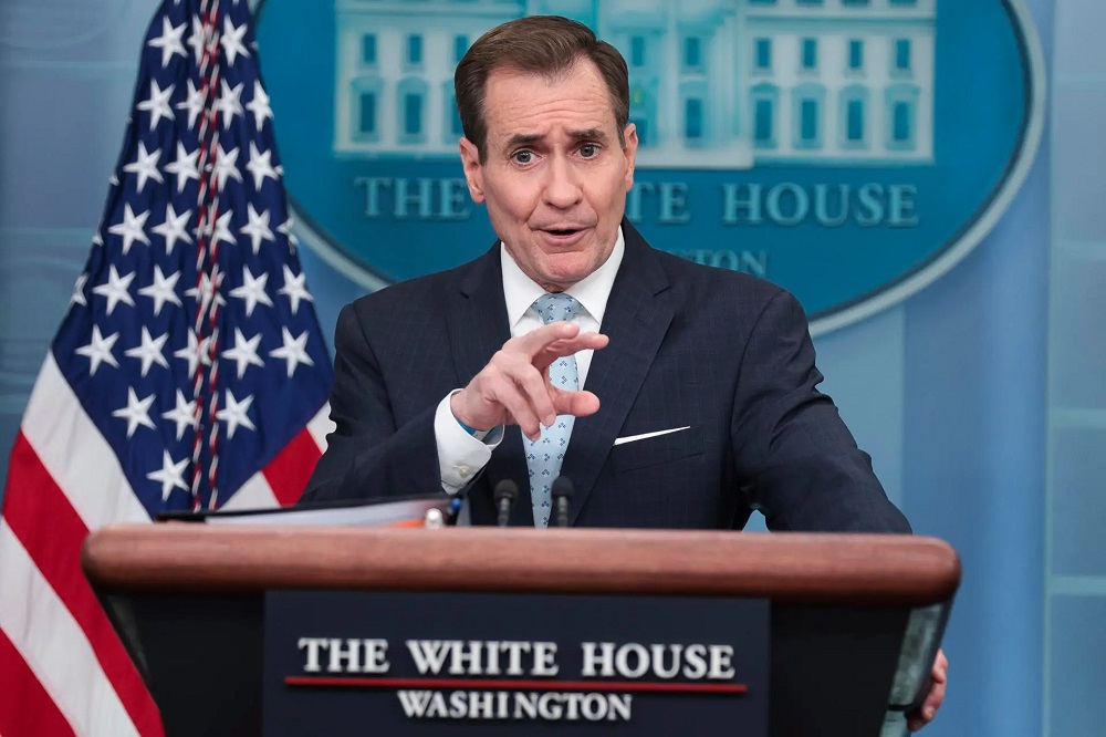 John Kirby 2 La Casa Blanca advirtió este viernes de que un cierre eventual de la Administración puede impactar en la habilidad del Gobierno para mantener la seguridad nacional, y lamentó que cientos de miles de trabajadores federales y de soldados estadounidenses puedan quedarse sin salario de forma indefinida.