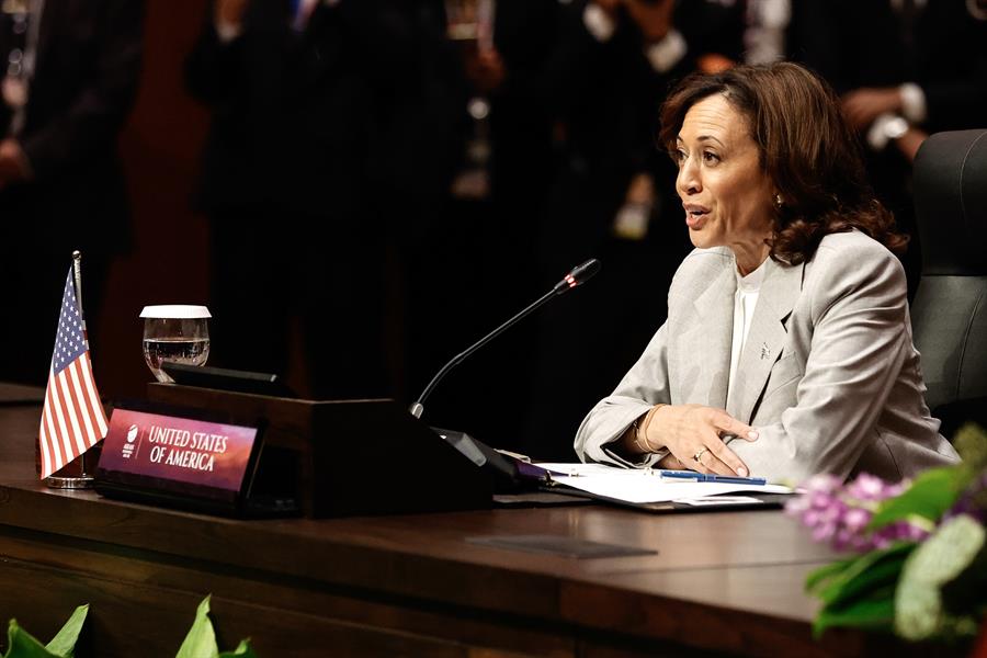Kamala Harris (2) Kamala Harris (2)