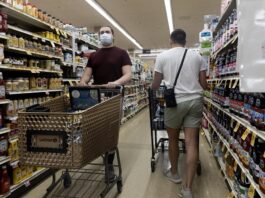 La inflación de EE.UU. sube cinco décimas en agosto y abandona su racha de bajadas La tasa de inflación subió cinco décimas en agosto y se situó en el 3,7 %, informó este miércoles la Oficina de Estadísticas Laborales de Estados Unidos