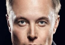La biografía de Elon Musk, entre los libros más vendidos nada más aparecer La biografía de Elon Musk escrita por Walter Isaacson y que lleva por título sencillamente el nombre del magnate se ha encaramado a las listas de los más vendidos nada más salir hoy a la venta en el país.