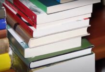 Suben un 20 % los intentos de censura de libros sobre sexo, género y minorías en EE.UU. Los intentos de censura de libros sobre identidad de género, homosexualidad y minorías étnicas y raciales aumentaron entre enero y agosto un 20 % en Estados Unidos, según la Asociación Estadounidense de Bibliotecas (ALA, en inglés).