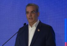 El presidente dominicano, Luis Abinader, expresó este martes su apoyo a la "enérgica declaración" de su homólogo de EE.UU., Joe Biden, respecto a la necesidad de que la ONU autorice la intervención de una fuerza multinacional liderada por Kenia para ayudar a combatir la violencia en Haití.