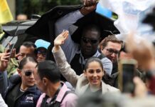 Luisa González presenta ante Fiscalía denuncia por presunto plan para atentar contra ella Luisa González, la candidata a la Presidencia de Ecuador.