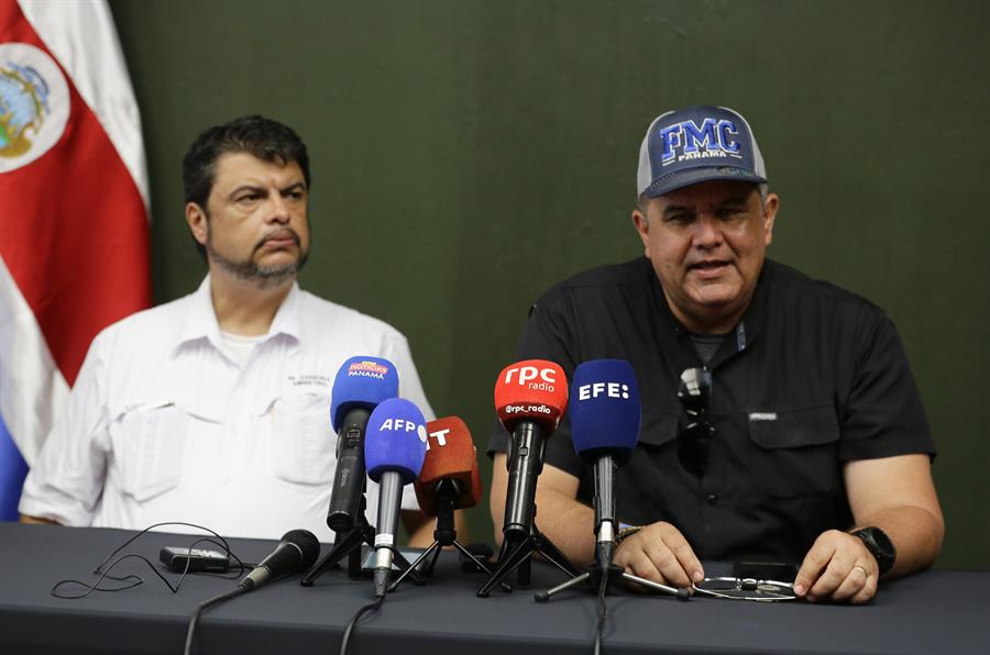 Mario Zamora y de Panamá, Juan Manuel Pino El anuncio de la visita presidencial fue hecho este sábado por los ministros de Seguridad Pública de Panamá, Juan Manuel Pino, y de Costa Rica, Mario Zamora, durante una gira de trabajo por el Darién.