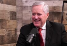 Un juez federal ha rechazado este miércoles una petición del exjefe de gabinete de la Casa Blanca Mark Meadows para suspender un fallo previo que impide el traslado de su caso penal sobre la interferencia electoral de 2020 en Georgia a un tribunal federal.