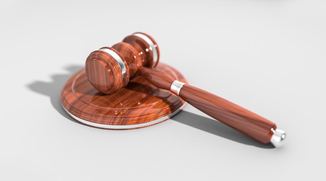 Una enfermera practicante de Florida, fue declarada culpable este jueves de cometer fraude por valor de 200 millones de dólares al sistema de salud público Medicare, y enfrenta una condena de hasta 20 años de prisión, según documentos judiciales.