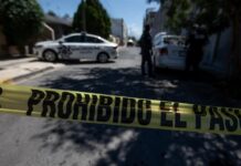 Miembros de la Policía Estatal resguardan hoy una zona de las calles Aquiles Serdan y Simón Bolívar,