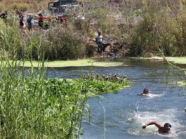 México salva a 11 migrantes de Guatemala y Honduras en el río Bravo fronterizo con EE.UU. Migrantes