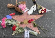 El cómico Paul Reubens, cuyo alter ego Pee-wee Herman fue toda una sensación en la televisión y el cine durante la década de 1980, falleció el pasado 30 de julio a causa de una leucemia y un cáncer de pulmón, según confirmó su certificado de defunción publicado este viernes.