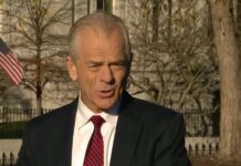 Peter Navarro, exasesor de Trump, es declarado culpable de desacato al Congreso Peter Navarro, exasesor del expresidente Donald Trump, fue declarado este jueves culpable de desacato legislativo por negarse a colaborar con el Congreso en la investigación sobre el asalto al Capitolio de enero de 2021.