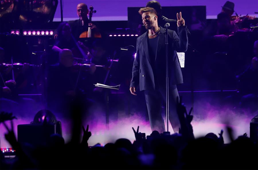 Ricky Martin Ricky Martin promete