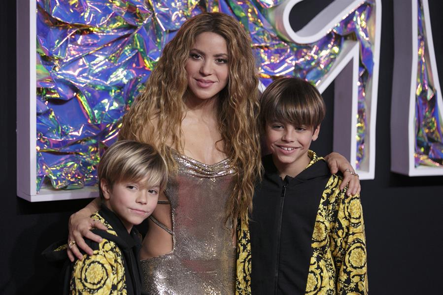 Shakira Shakira