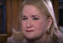 La congresista Sylvia García, demócrata de Texas, abogó este viernes por la mexicana Claudia González, beneficiaria del programa DACA a quien, por una discrepancia en sus documentos, se le impide el regreso a Estados Unidos.