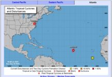 La tormenta tropical Ophelia, que tocó tierra este sábado cerca de Emerald Isle, en Carolina del Norte, y produjo fuertes lluvias y vientos, se degradó a depresión tropical, mientras que la tormenta Philippe se formó en el sureste de la cuenca atlántica.