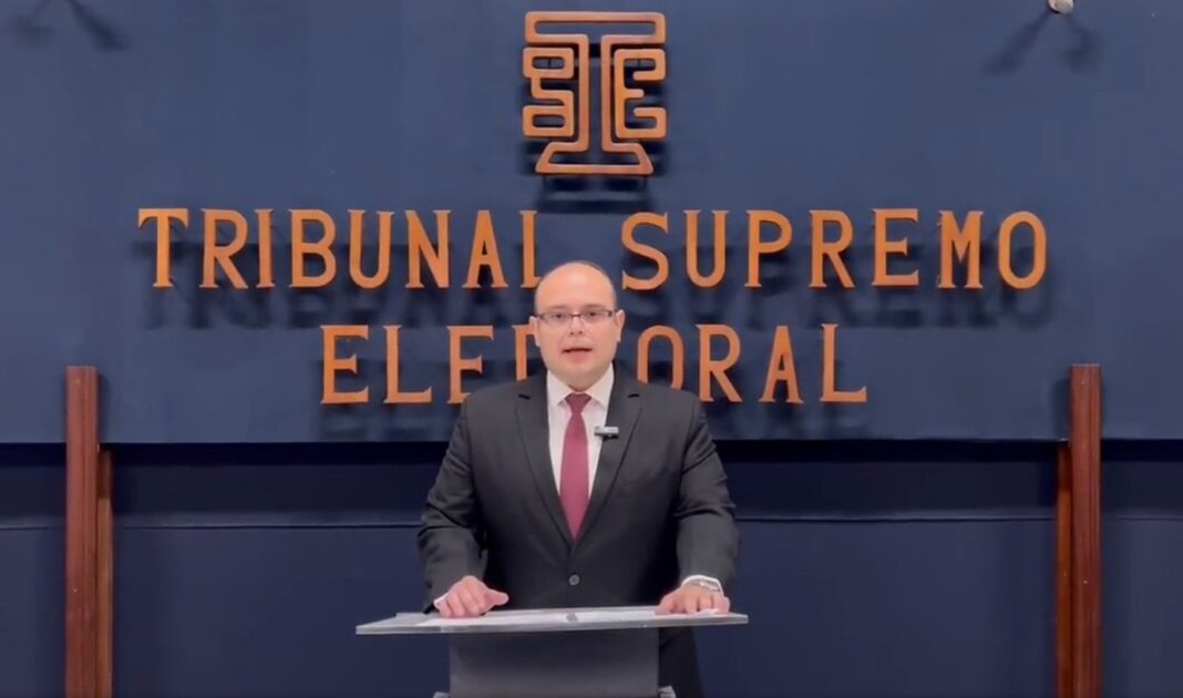 Tribunal Supremo Electoral (TSE) de Guatemala Funcionarios del Ministerio Público de Guatemala han irrumpido este sábado por la fuerza en la sede del Tribunal Supremo Electoral (TSE) y se han llevado por la fuerza las actas de la primera y la segunda vuelta de las elecciones presidenciales.