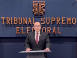 La Fiscalía irrumpe por la fuerza en el TSE y se incauta de las actas de las elecciones presidenciales Funcionarios del Ministerio Público de Guatemala han irrumpido este sábado por la fuerza en la sede del Tribunal Supremo Electoral (TSE) y se han llevado por la fuerza las actas de la primera y la segunda vuelta de las elecciones presidenciales.