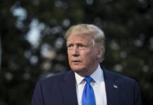 El expresidente Donald Trump notificó este jueves al juez que supervisa su acusación penal por intentar alterar el resultado electoral de 2020 en el estado de Georgia que está sopesando pedir que el caso sea trasladado de un tribunal estatal a uno federal.