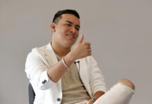 de octubre una gira por una docena de ciudades estadounidenses.