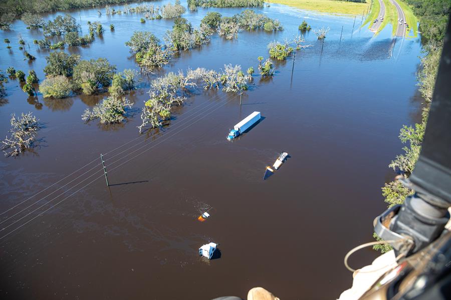 destrucción después de que el huracán Ian tocara tierra (1) inundaciones