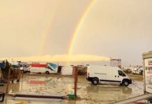 Decenas de miles de personas quedan atrapadas por las lluvias en un festival en el desierto de Nevada festival 'Burning Man'