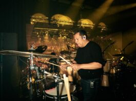 percursionista venezolano Richard Bravo quien fue nominado junto a su equipo a los Latin Grammy