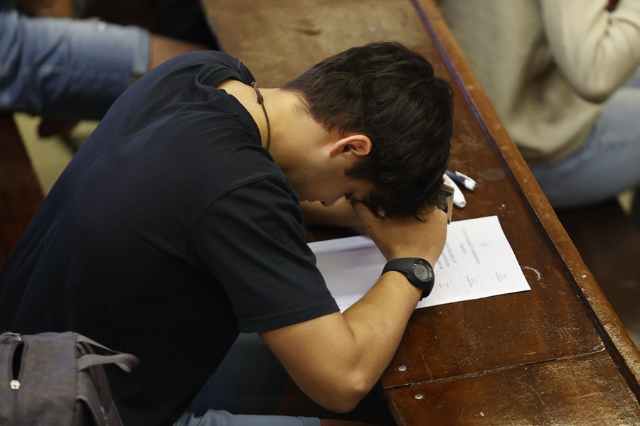 Adolescente con ansiedad Depresión y ansiedad en escolares latinos pueden conducir a obesidad y males cardiacos