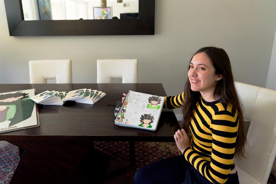 Adrianna Procida, una joven de 18 años diagnosticada desde hace una década con el síndrome de hipermovilidad Ehlers-Danlos (1)