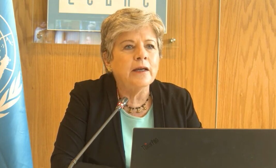 Alicia Bárcena (CP) 16 El Gobierno de México prometió este jueves combatir el tráfico de fentanilo en el Diálogo de Alto Nivel de Seguridad con Estados Unidos, pero urgió a Washington frenar el trasiego de armas y dinero de ese país que terminan en posesión de los cárteles mexicanos.