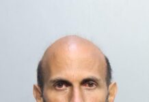 Arrestan a hombre que gritó "Soy Hamás" y amenazó con bomba escuela judía de Miami Beach Alier Ojeda Salas