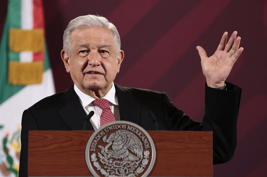 Amlo (7) El presidente mexicano, Andrés Manuel López Obrador, acusó este lunes al Gobierno de Texas, del republicano Greg Abbott, de obstruir el libre comercio con medidas antiinmigrantes que incluyen revisiones arbitrarias a camiones de mercancías.