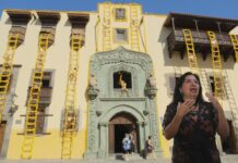 Arte mexicano para velar en Canarias a los migrantes desaparecidos el Día de los Muertos La Casa de Colón de Las Palmas de Gran Canaria recibirá el Día de los Muertos y de Todos los Santos con una instalación de la artista mexicana Betsabeé Romero, que ha transformado este edificio del casco histórico de la ciudad con una propuesta colorista en homenaje a los migrantes desaparecidos.