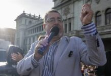 El presidente electo de Guatemala, Bernardo Arévalo de León, mostró su apoyo este lunes a los magistrados del Tribunal Supremo Electoral (TSE), tras los intentos del Ministerio Público (Fiscalía) por revertir los resultados de los comicios celebrados en agosto.