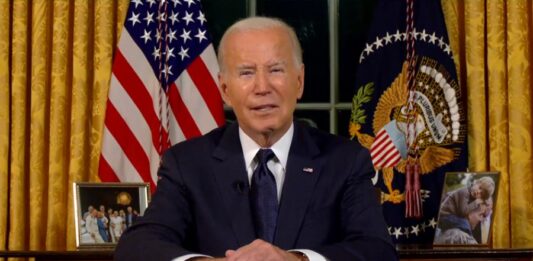 El presidente Joe Biden, dijo este viernes que confía en que el paso de Rafah entre Egipto y la Franja de Gaza se abrirá en las próximas 24 o 48 horas para la entrada de 20 camiones con ayuda humanitaria para el enclave palestino.