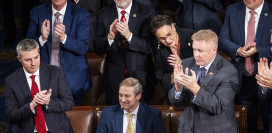 La elección del nuevo liderazgo de la Cámara Baja está en manos de una veintena de republicanos que se niegan a respaldar a Jim Jordan, candidato del ala dura del partido que tiene el apoyo del expresidente Donald Trump