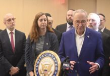 Varios congresistas se refugian tras una alerta de ataque en Tel Aviv Chuck Schumer