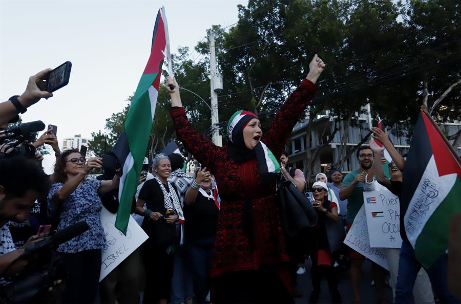 Cientos de puertorrique&ntilde;os y la comunidad palestina en la isla se manifestaron a favor de una Palestina libre (4)