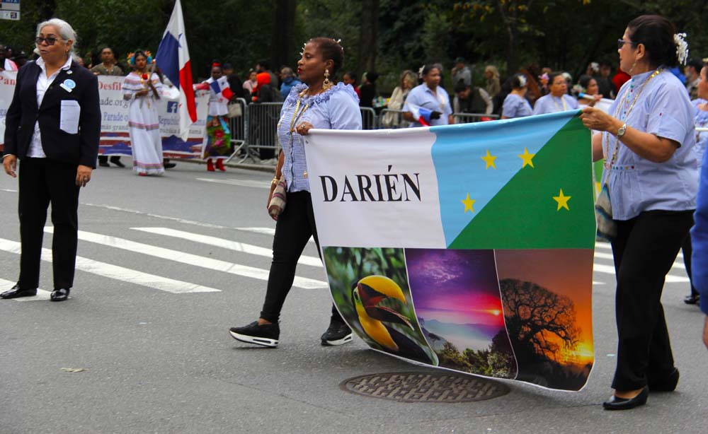 De las numerosas delegaciones paname&ntilde;as participantes, una en la que se present&oacute; a las diferentes regiones fue muy reconocida durante el desfile y se trat&oacute; de Dari&eacute;n, punto por el cual atraviesan la mayor&iacute;a de inmigrantes en busca del sue&ntilde;o americano.