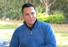 El cantante Edwin Luna, voz principal de La Trakalosa de Monterrey, dijo este martes sentirse muy honrado tras ser reconocido por la ciudad de Los Ángeles como un embajador cultural que "une y eleva" el nombre de la comunidad hispana.