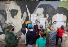 El partido de la oposición venezolana, Acción Democrática, ha pedido que se pospongan las elecciones primarias de este domingo ante lo que consideran "graves irregularidades" y que no se realicen hasta que se pueda garantizar "la calidad de vida de nuestro pueblo en democracia".