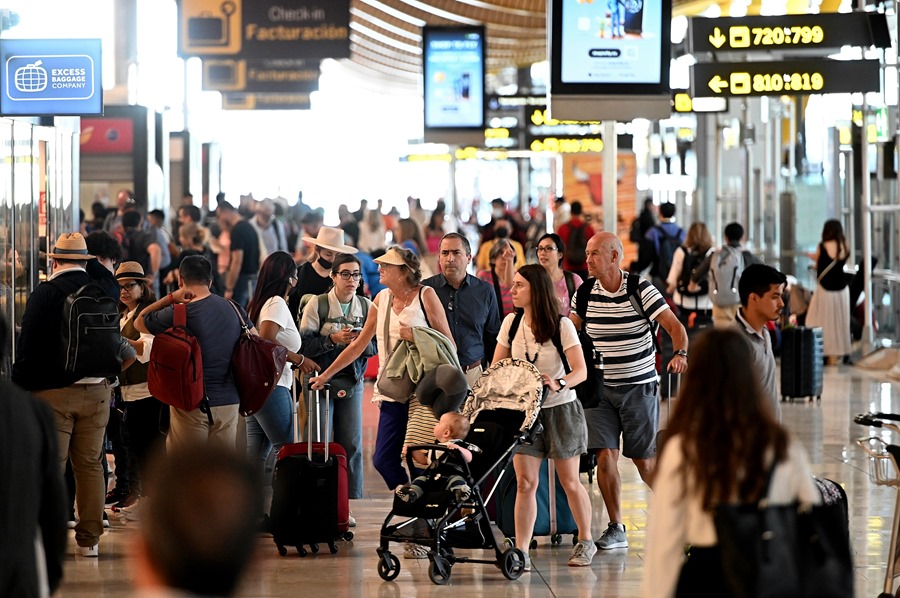 ESPAÑA AEROPUERTO En los primeros 10 meses del año fiscal 2023 (octubre de 2022 a julio de 2023) 788.953 personas fueron declaradas inadmisibles en los puertos de entrada.