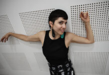 La cantante mexicana Geo Equihua invita al público a viajar a través de su oscuridad La oscuridad intimida pero también es un lugar de calma y paz, reflexiona en entrevista con EFE la artista mexicana Geo Equihua, quien lanza este miércoles su EP “Hágase la oscuridad”, un proyecto con el que invita al público a reencontrarse con la tristeza y el dolor, emociones que, dice, son parte de todos.