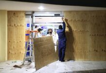 Más de medio millón de mexicanos se quedaron sin luz por el azote del huracán Otis, que tocó tierra este miércoles en el sureño estado de Guerrero como categoría 5.