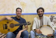 Hesham y Samir tiran del cante y las palmas para explicar las pocas diferencias que, según defienden, hay entre el flamenco y la música tradicional egipcia.